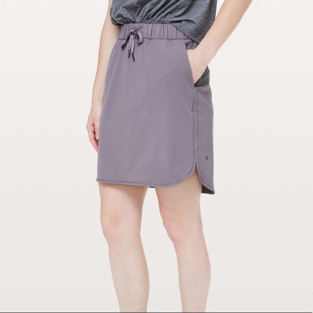 Lululemon On The Fly skirt 21”